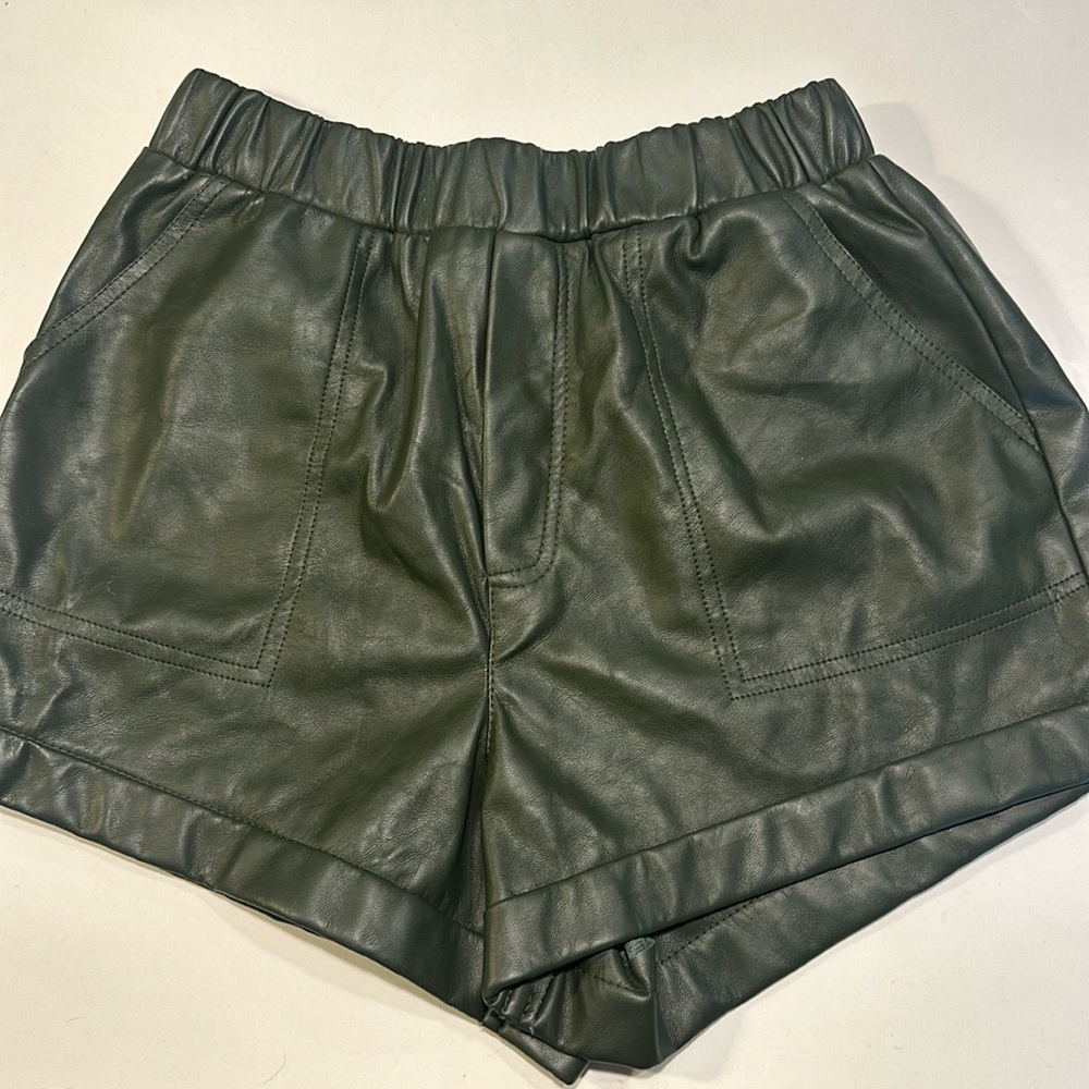 Mustard seed size small green leather shorts 
Lightly worn like new